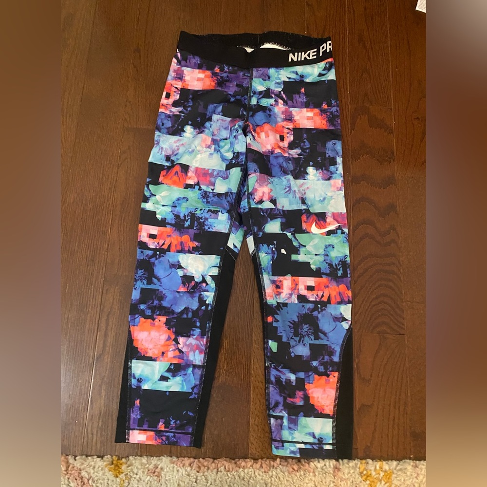 Woman’s Nike leggings